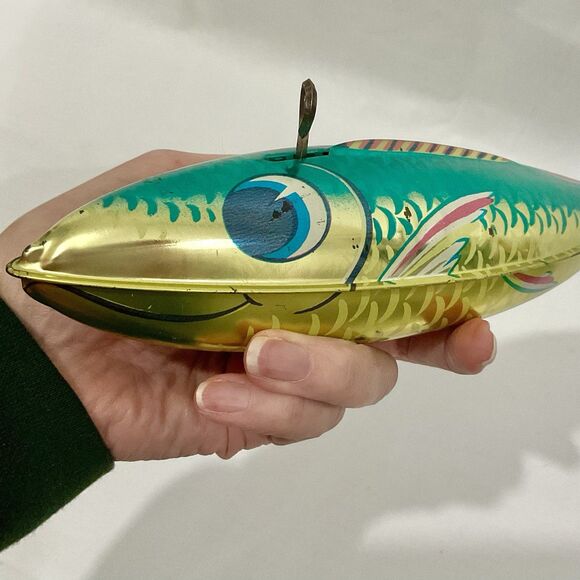 Vintage 1950’s Chein Tin Wind Up Mechanical Fish Toy Works - Picture 12 of 16